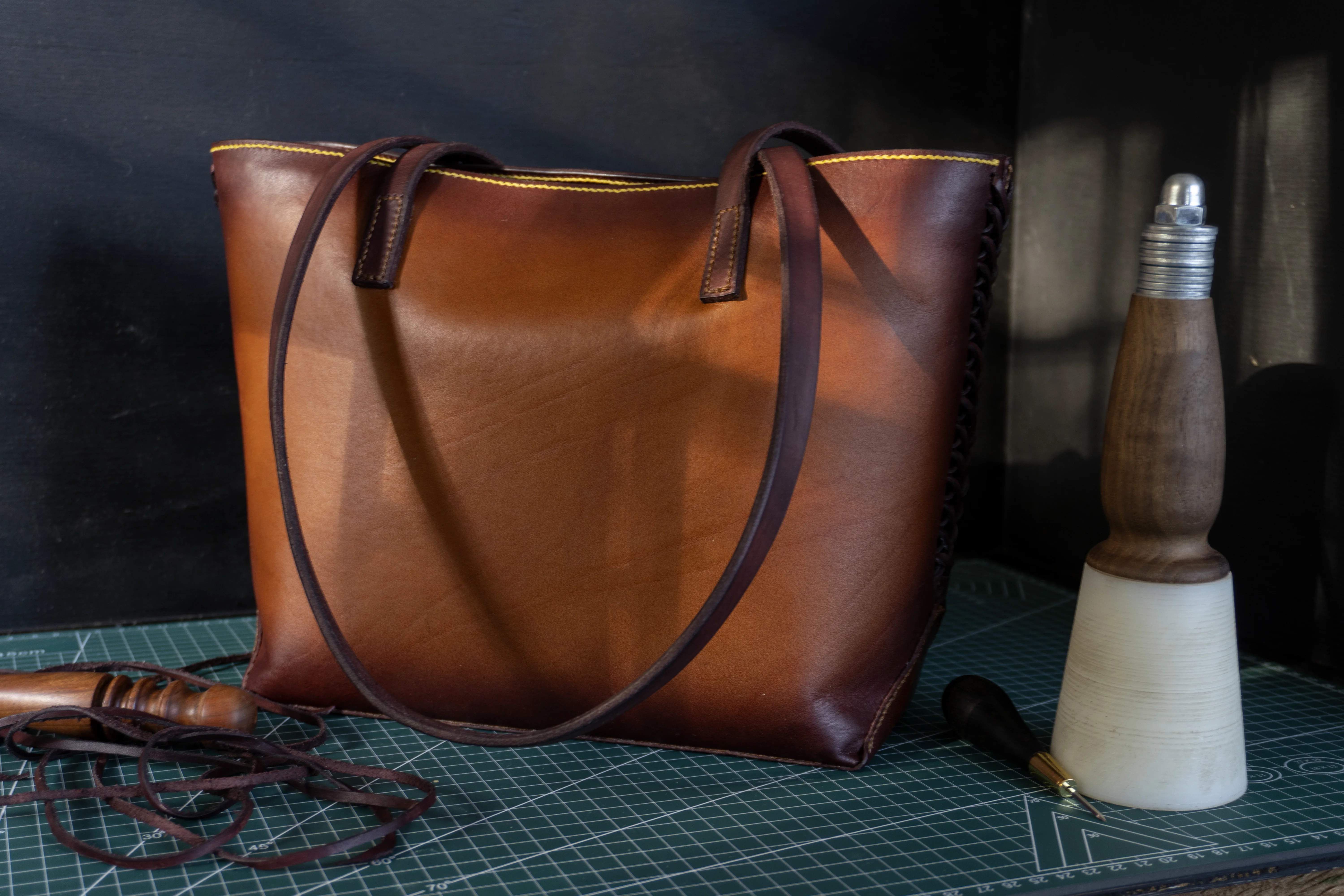 country morning, hand-stitched tote, tan/burgundy fade